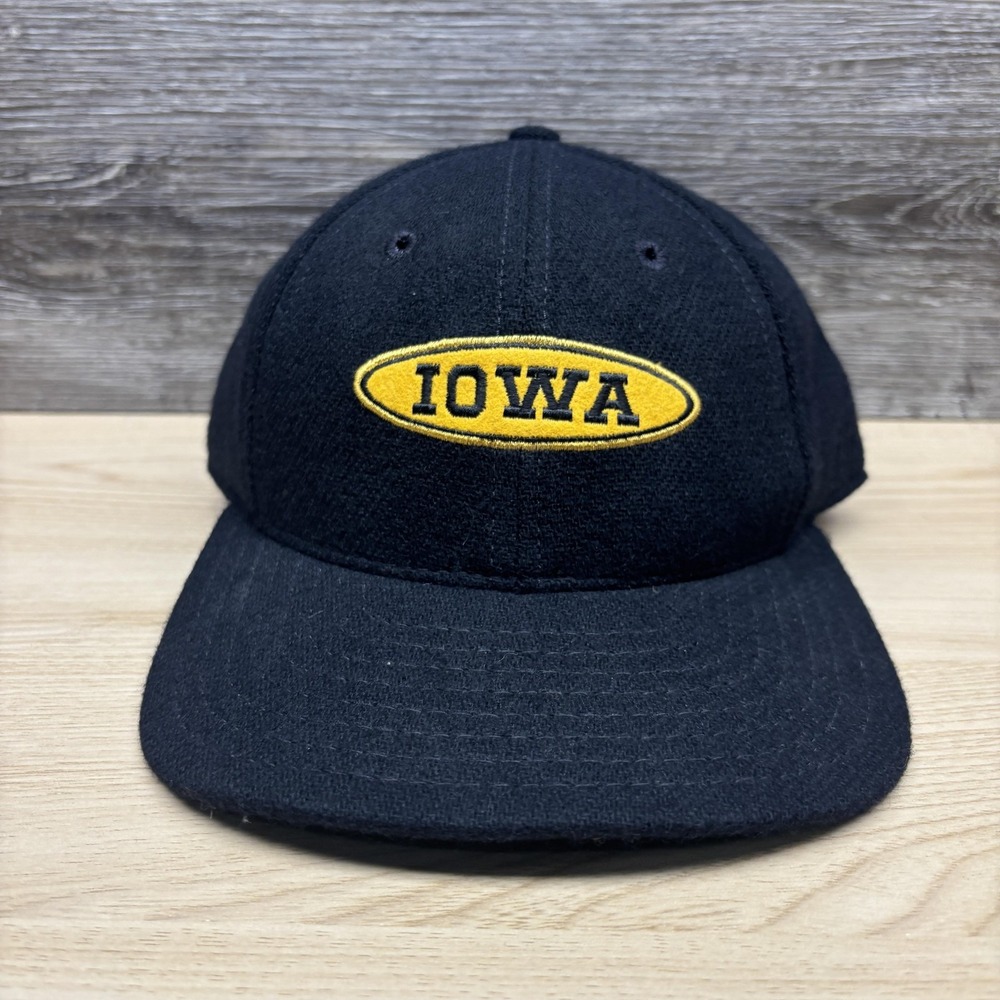 Vintage Iowa Hawkeyes Hat Cap Snap Back Mens Black Wool NCAA Football 90s